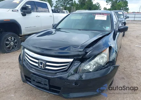 2011 Honda Accord 2.4 Lx z USA, uszkodzony, nr VIN 1HGCP2F33BA116457